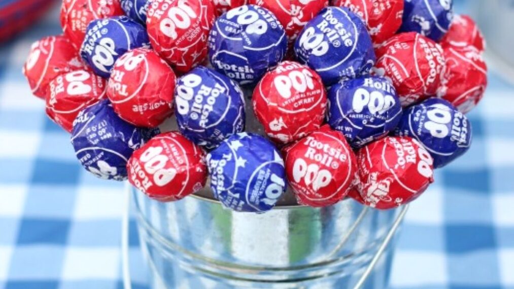 Create a Patriotic Lollipop Centerpiece